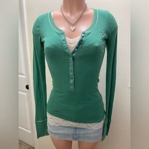 Vintage y2k Hollister green button up Henley.
